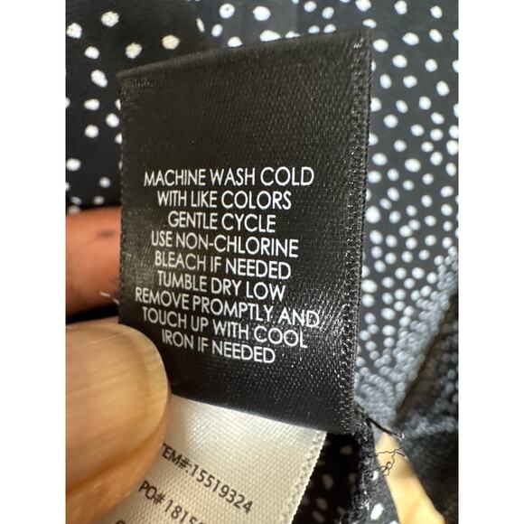 TORRID Georgette Pintuck Button-Front Blouse Shirt Black White Polka Dot Size 5X - Picture 8 of 8